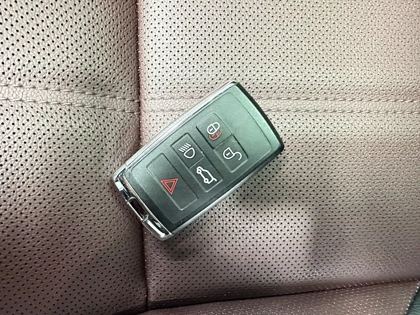 Land Rover Range Rover Evoque 2021 Range Rover Evoque L 249PS R-Dynamic S Performance Edition фото 13