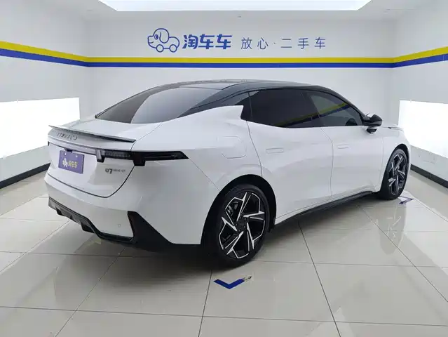 Lynk & Co 07 EM-P 2024 EM-P 126 Long Range Ultra — фото 3