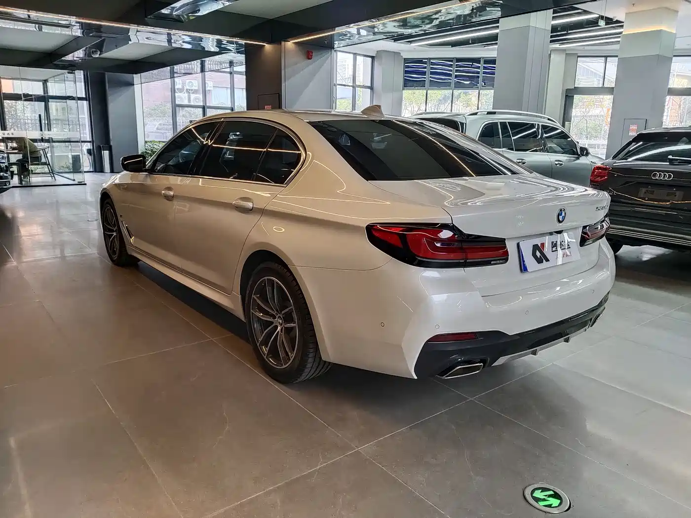 BMW 5 Series 2022 525Li M Sport Package фото 6