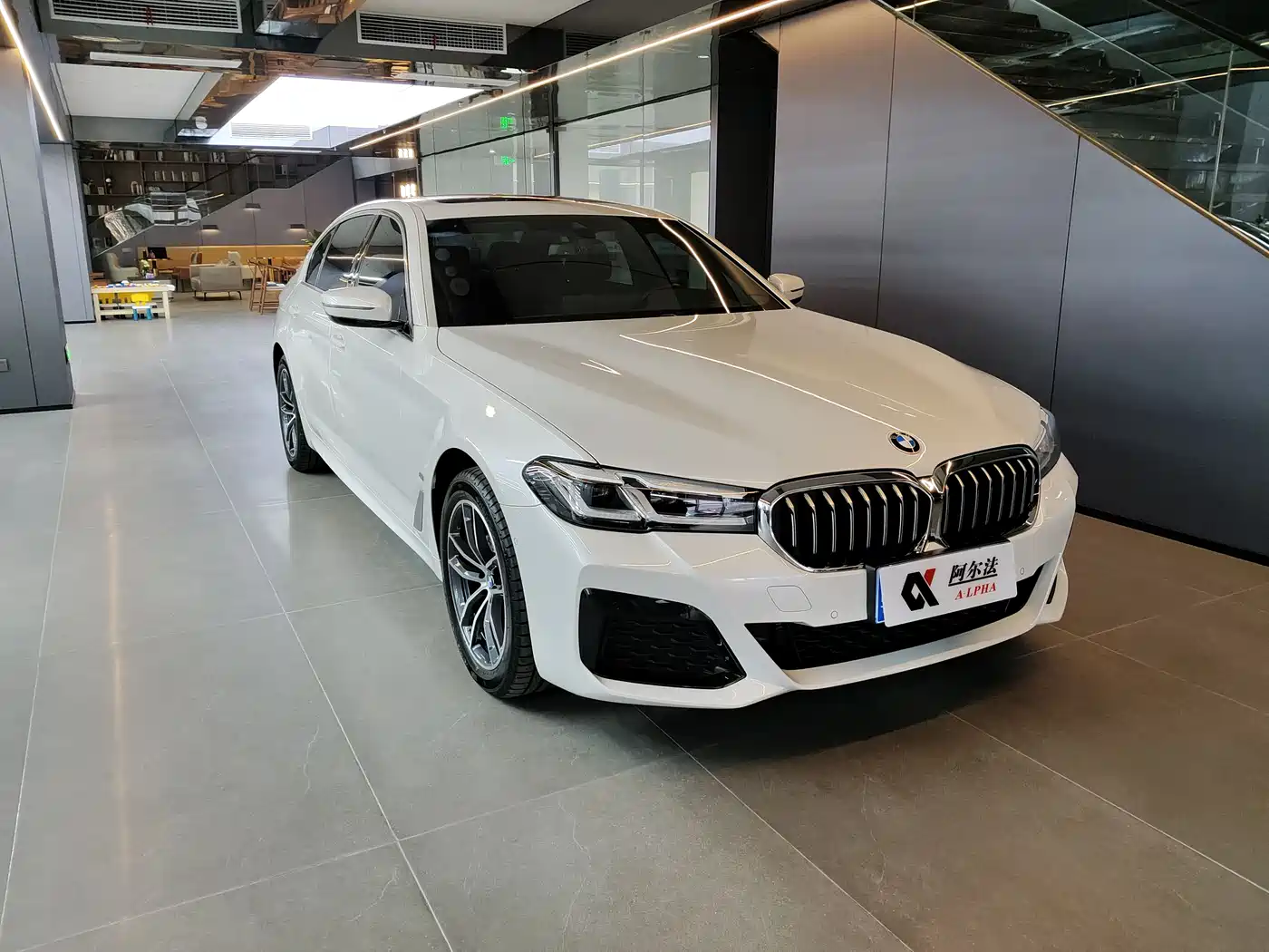 BMW 5 Series 2022 525Li M Sport Package фото 3