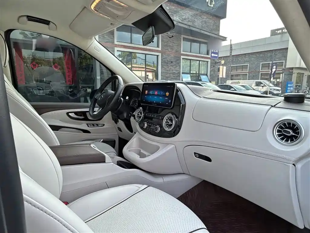 Mercedes-Benz Vito 2021 2.0T Business Edition 7-seater фото 4