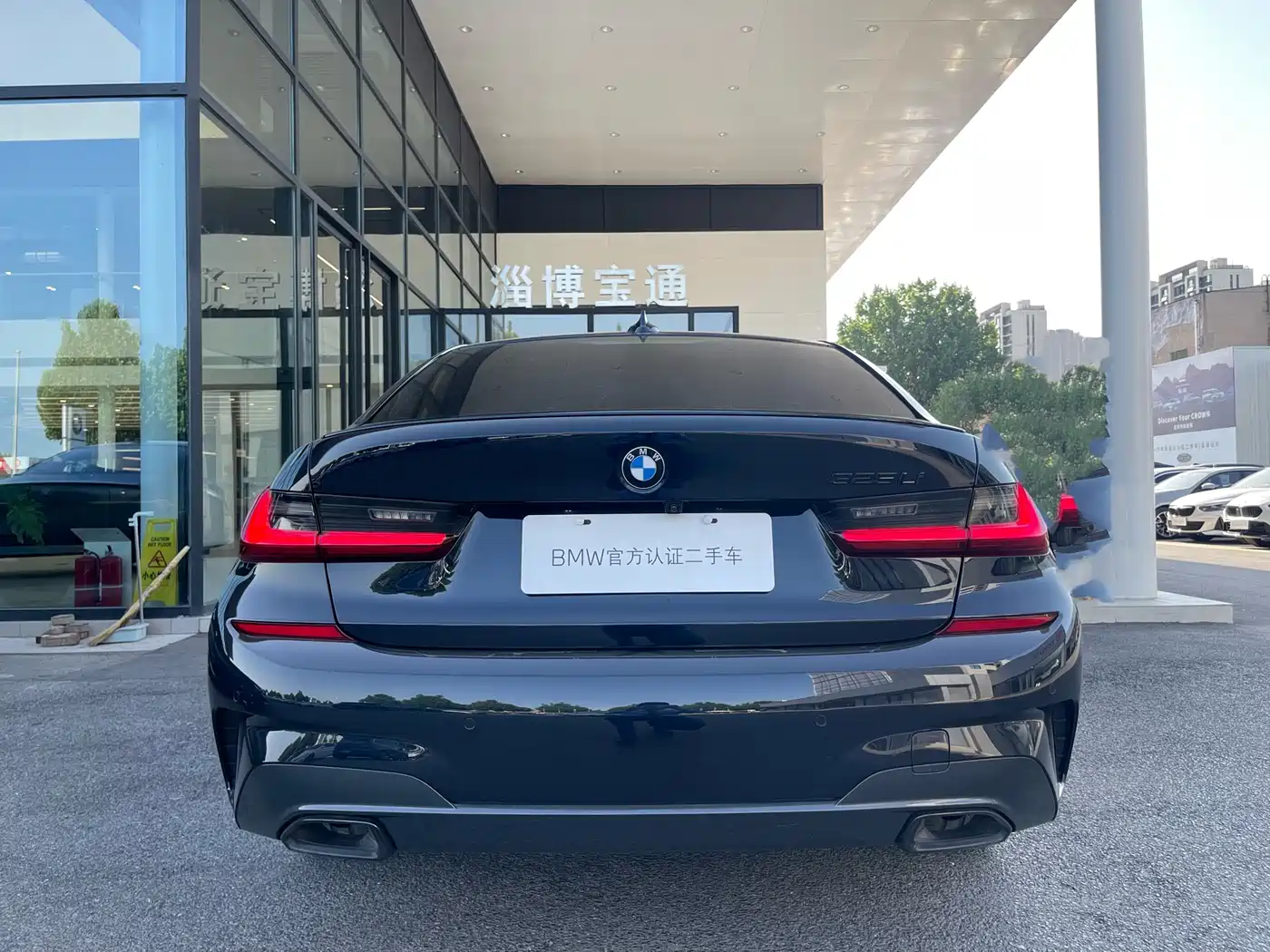BMW 3 Series 2022 325Li M Sport Shadow Edition фото 15