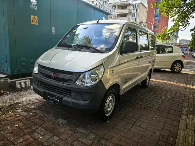  Wuling Motors Wuling Zhiguang 2015 1.2L S Standard LSI