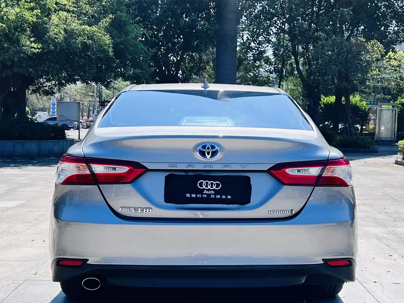 Toyota Camry 2021 Hybrid 2.5HGVP Leading Edition фото 5