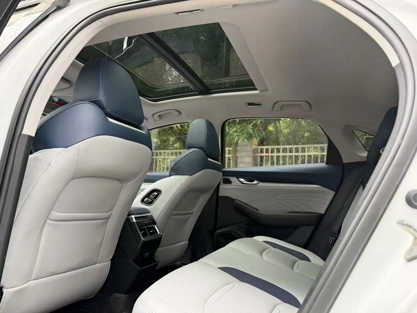 Фото 9 - Geely Preface