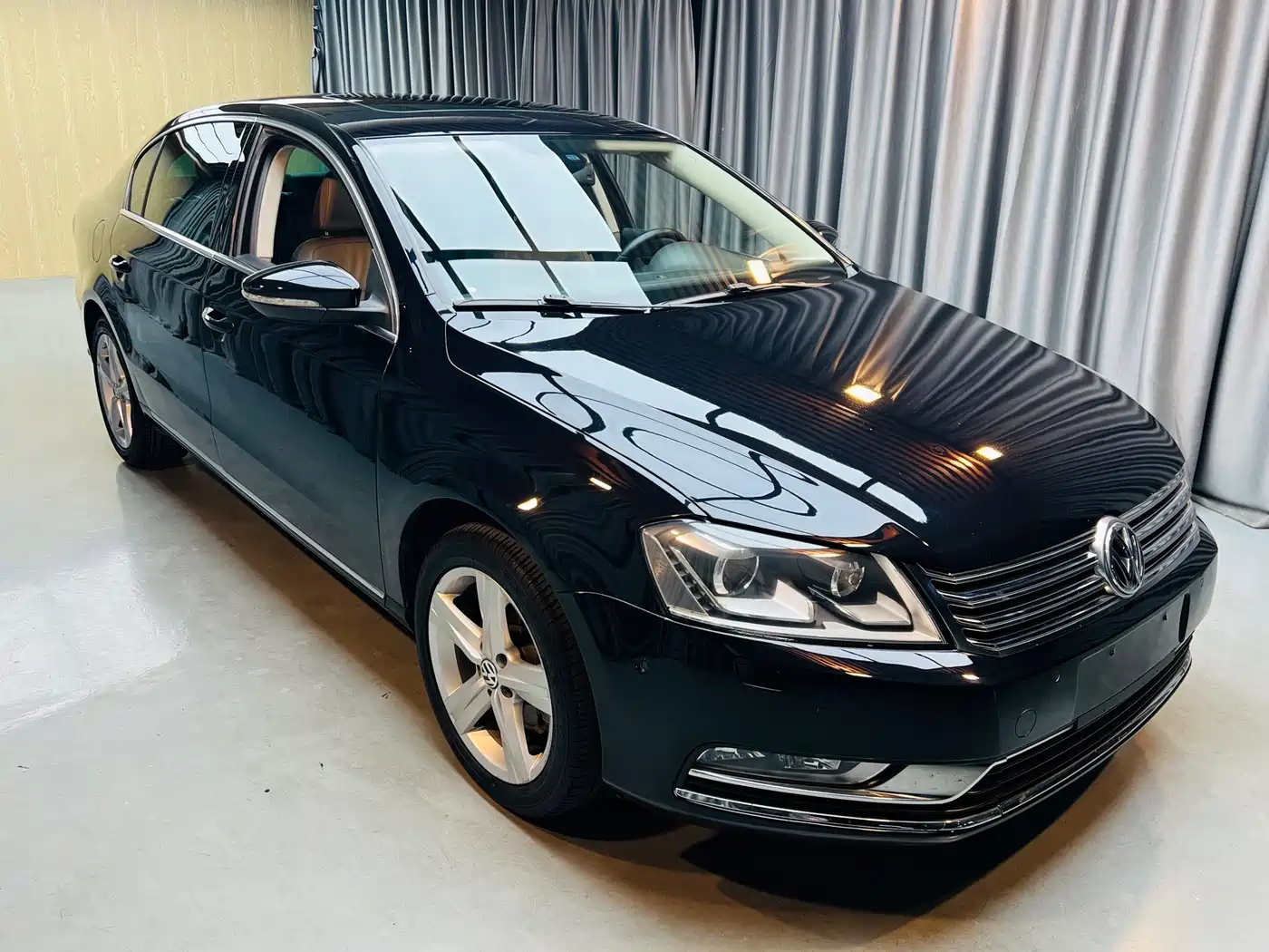 Volkswagen Magotan 2012 Facelift 2.0TSI Supreme фото 3