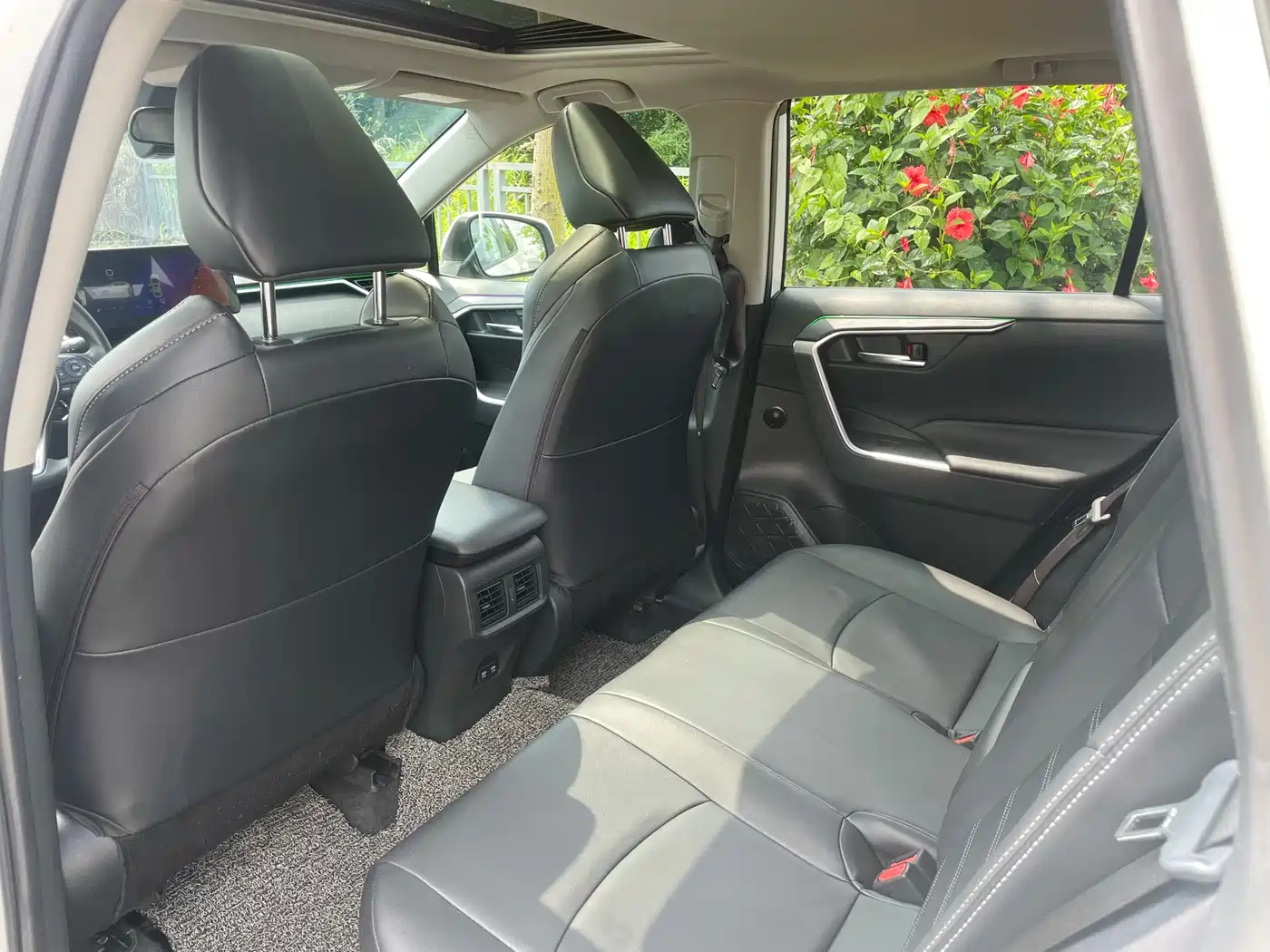 Toyota Wildlander 2021 2.0L CVT 4WD Luxury Edition фото 43