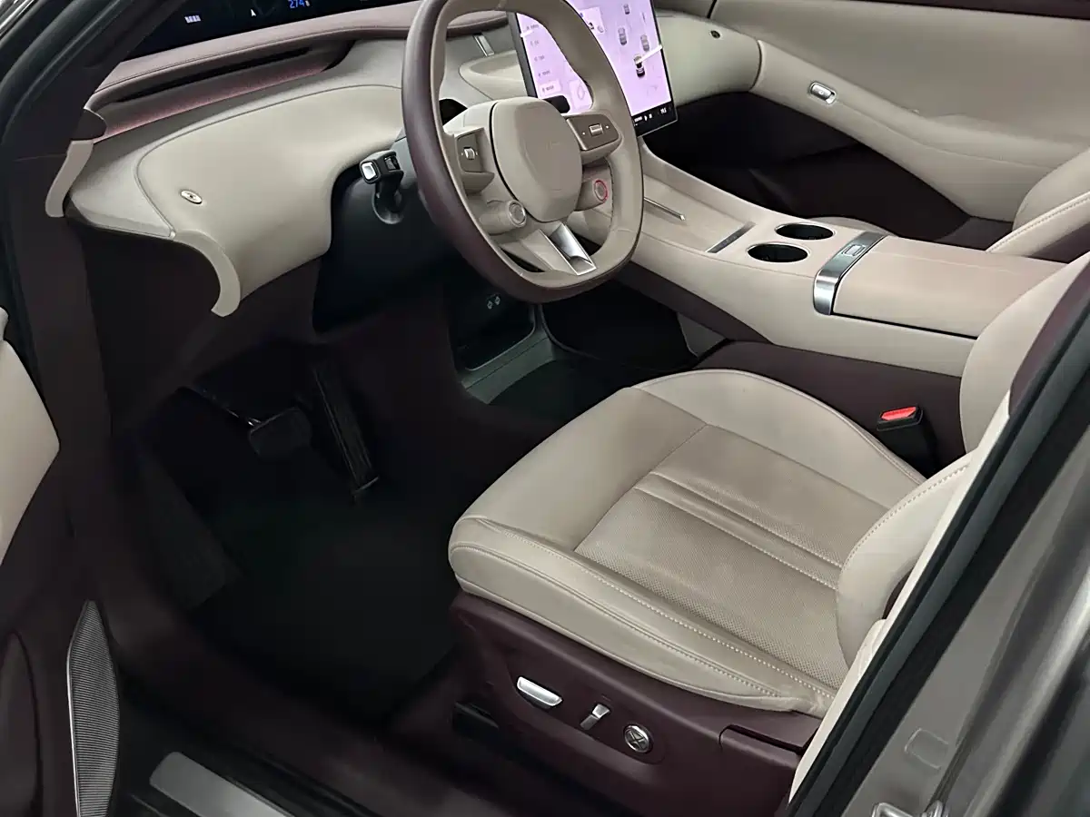 Xiaomi Auto Xiaomi YU7 2025 Extended Range AWD Pro фото 4