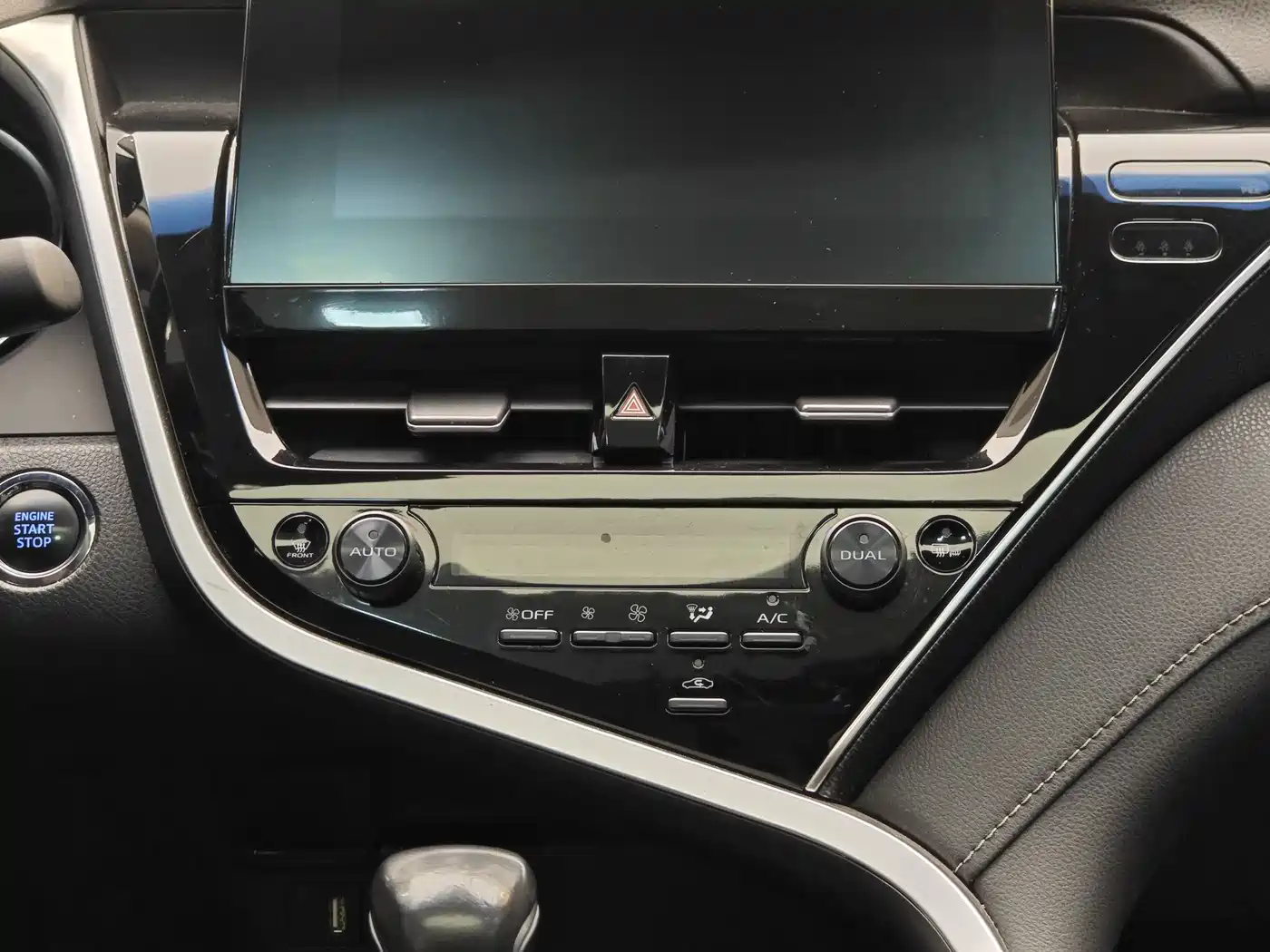 Toyota Camry 2022 2.0S Knight Edition фото 16