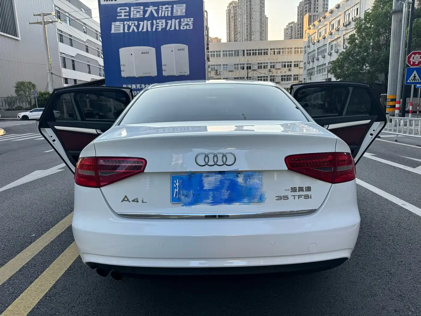 Audi A4L 2013 35 TFSI Automatic Luxury фото 6