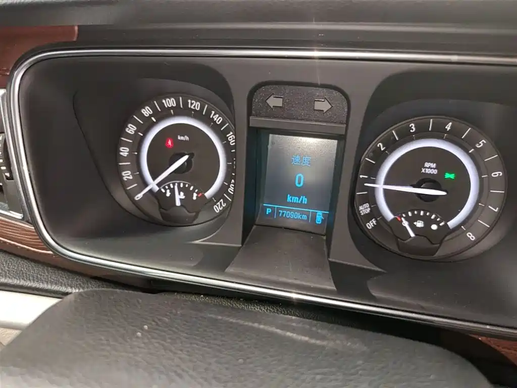 Buick GL8 2018 28T Premium Model China VI фото 12