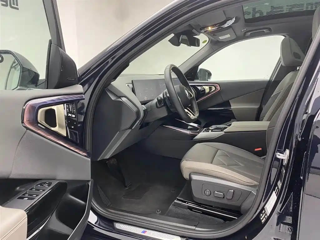 BMW X3 2025 xDrive30L Premium Model M Sport Black Package фото 17