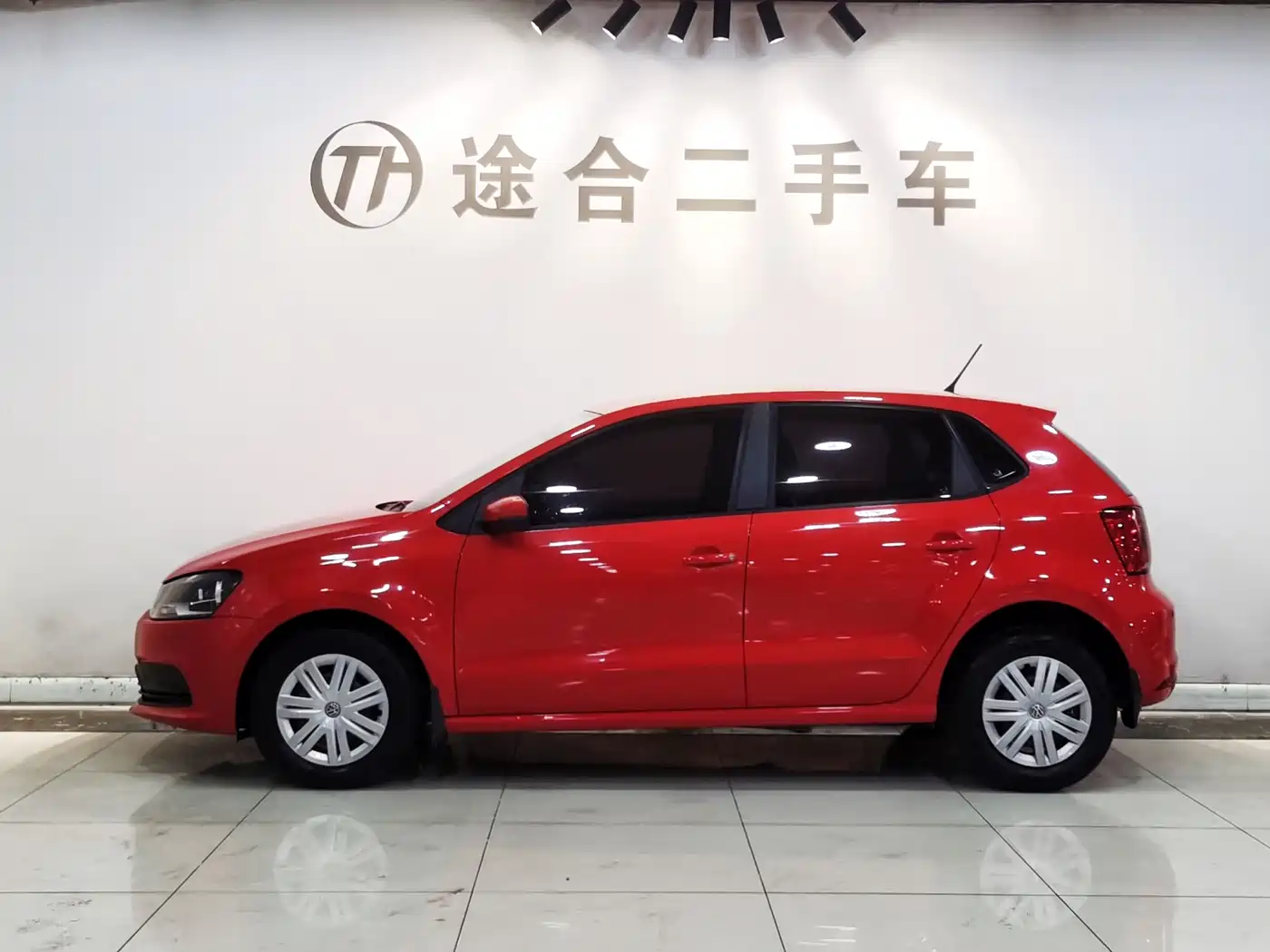 Volkswagen Polo 2018 1.5L Manual Safe Drive фото 3