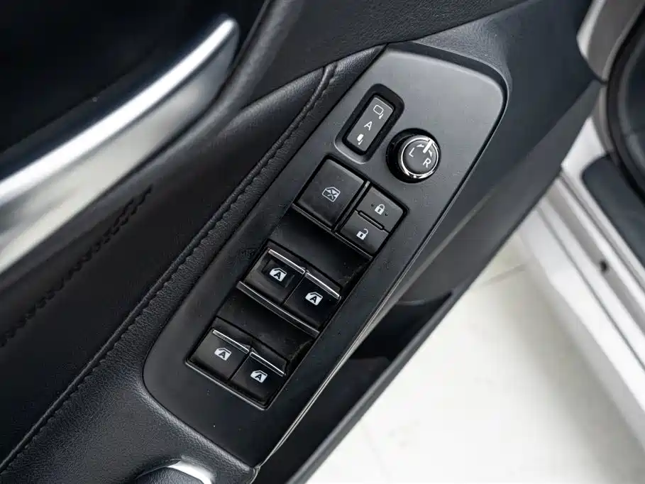 Toyota Avalon 2023 2.0L Premium Selection фото 19