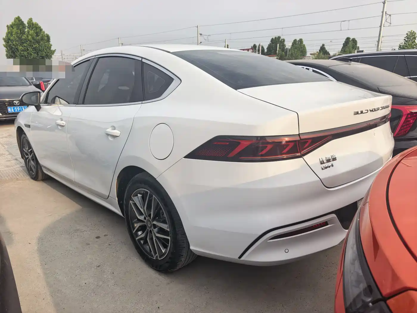 BYD Qin PLUS 2023 Champion Edition DM-i 55KM Surpassing фото 8