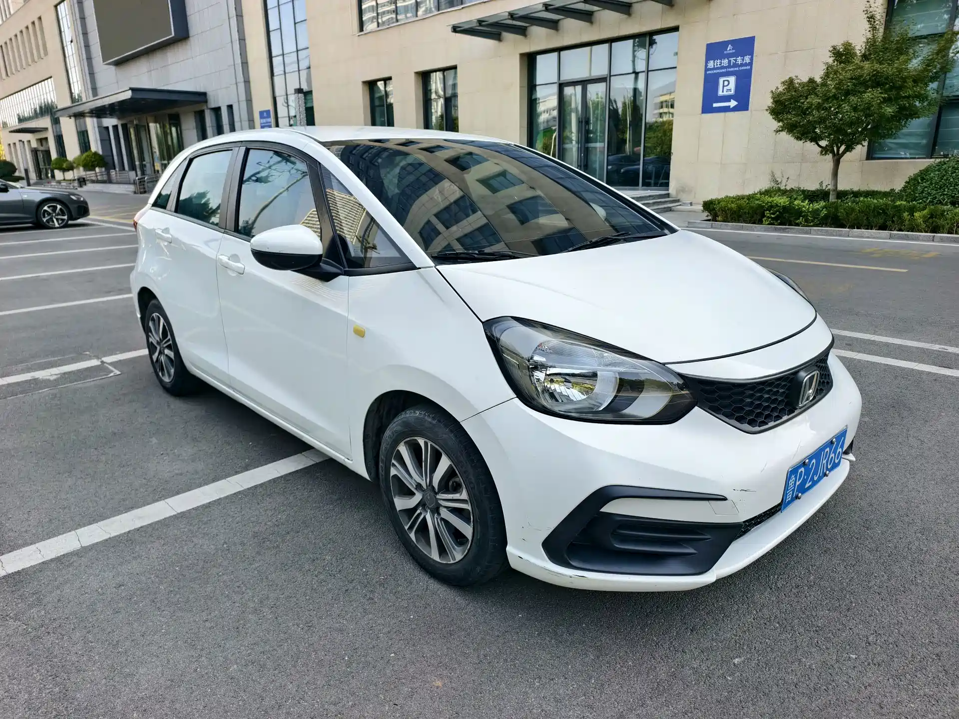 Фото 3 - Honda Fit