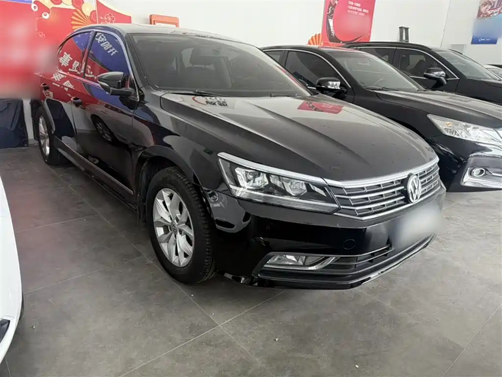 Volkswagen Passat 2017 280TSI DSG Elegance фото 12