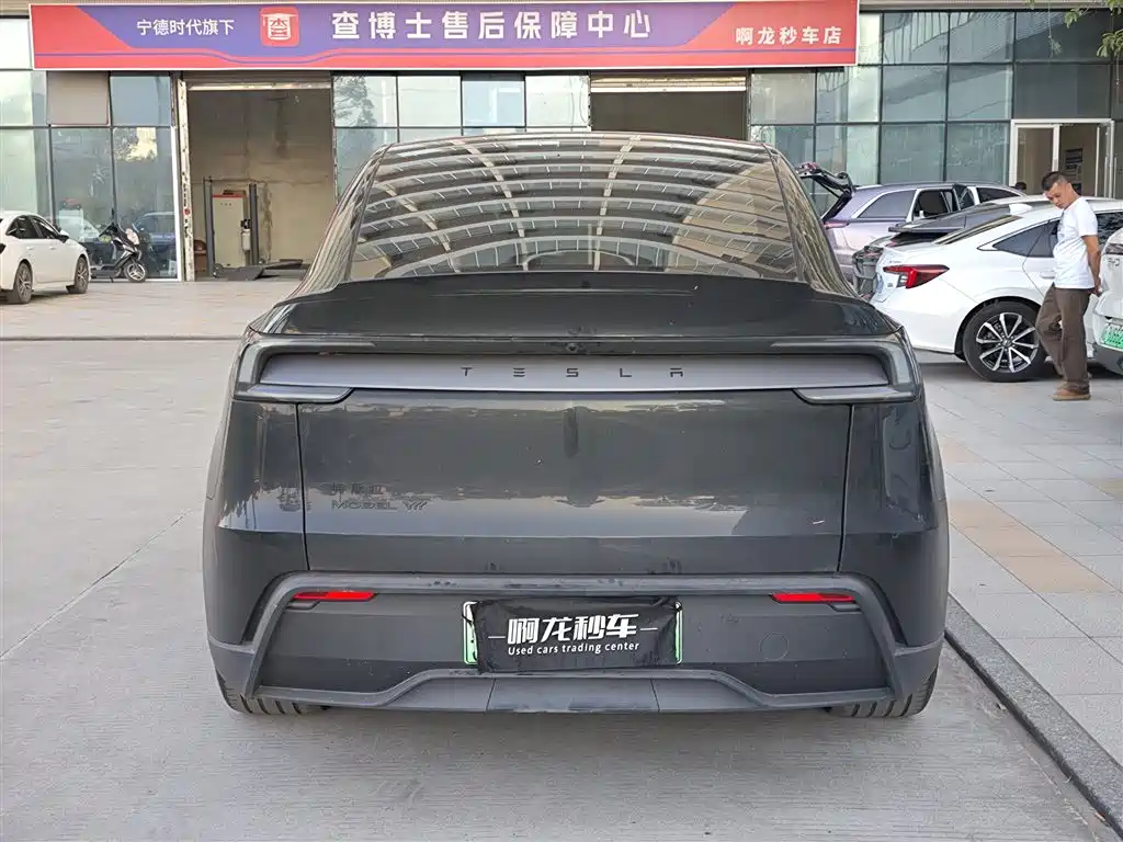 Tesla Model Y L 2025 2025 Facelift Long Range AWD