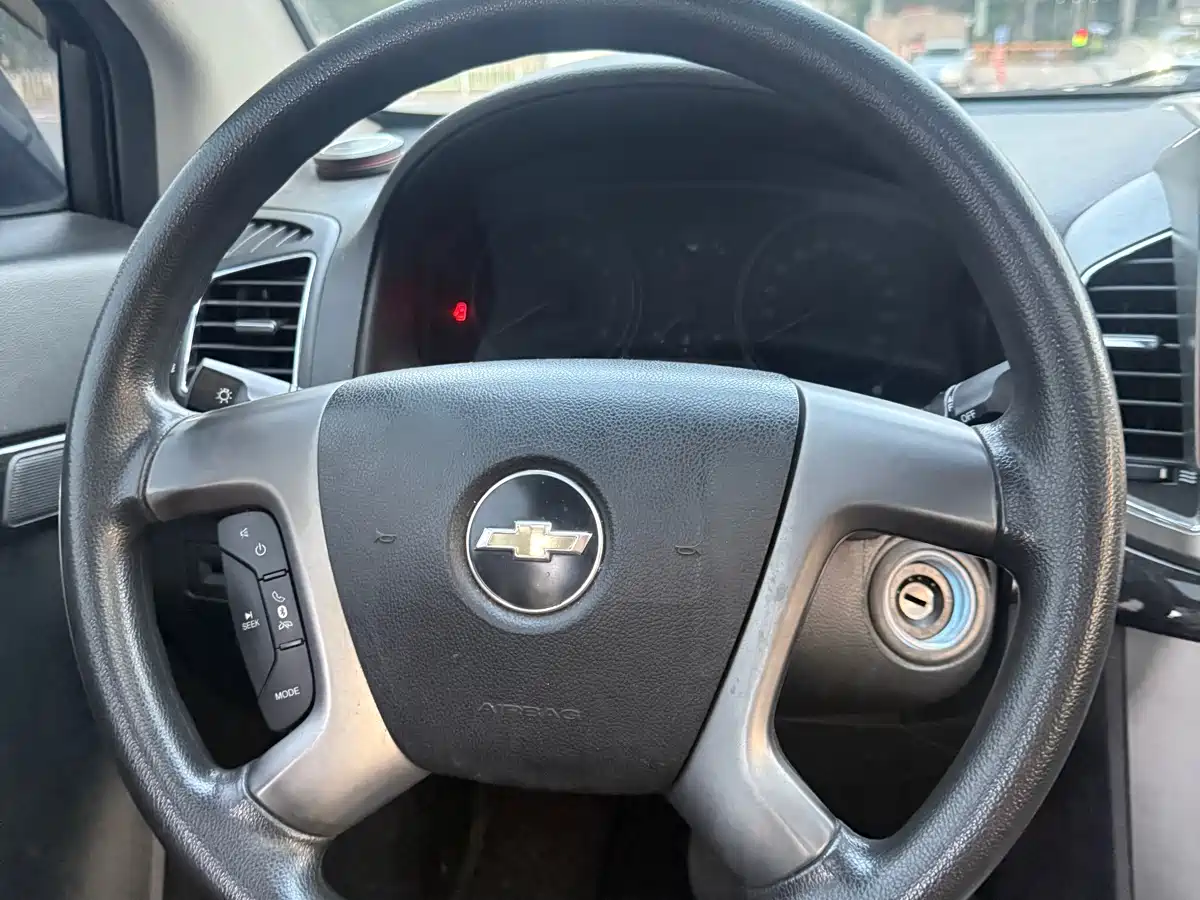 Chevrolet Captiva 2014 2.4L 2WD Urban 7-seater фото 16