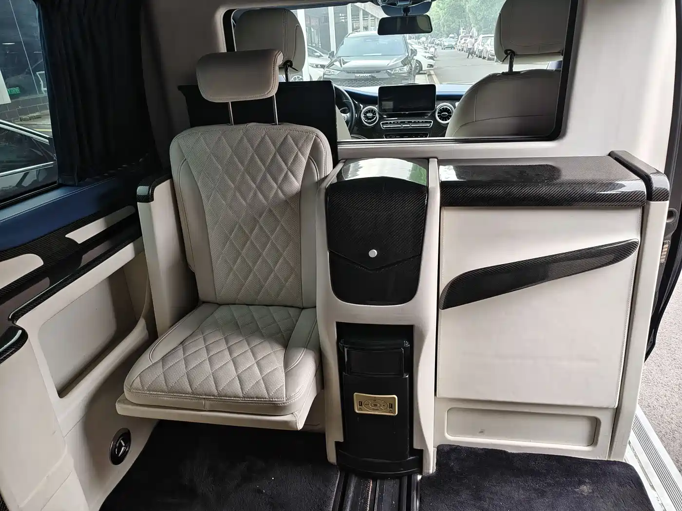 Mercedes-Benz Vito 2021 2.0T Business Edition 7-seater фото 11