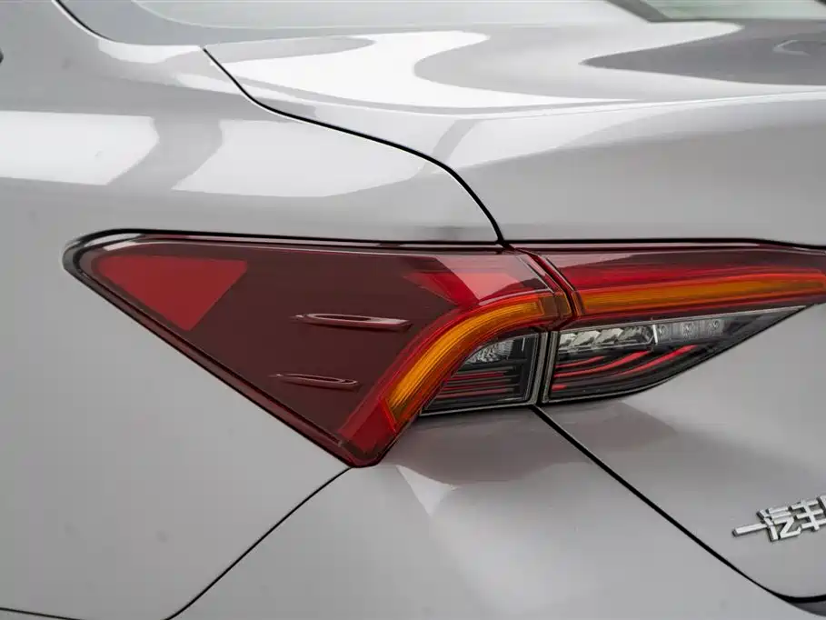 Toyota Avalon 2023 2.0L Premium Selection фото 15