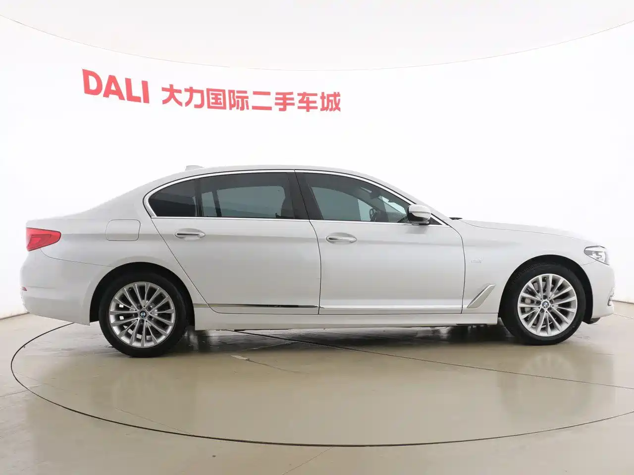 BMW 5 Series 2018 Facelift 530Li xDrive Luxury Package фото 13