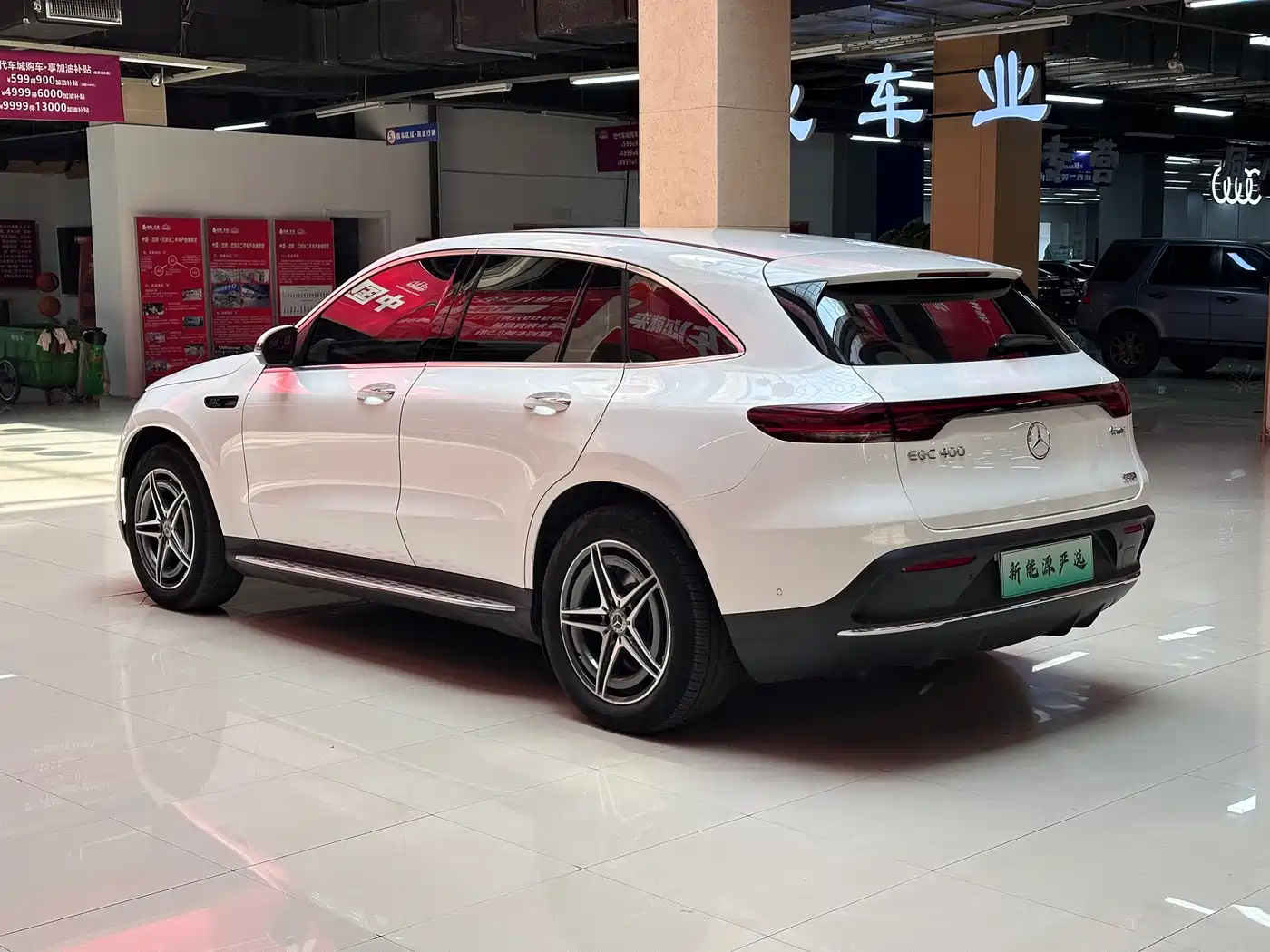 MERCEDES-BENZ EQC