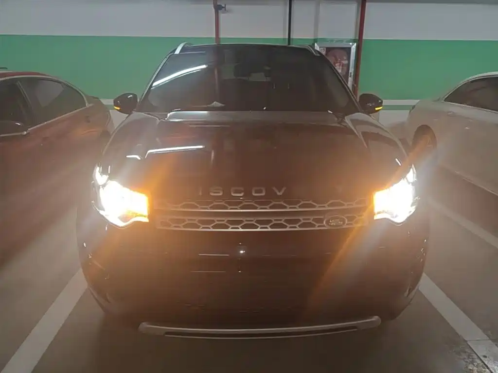 Land Rover Discovery Sport 2017 2.0T HSE фото 3