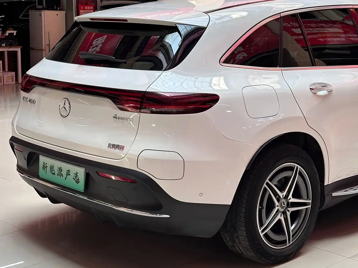 MERCEDES-BENZ EQC