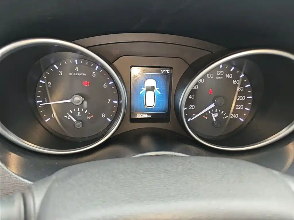 Haval H6 Coupe 2016 Blue Label 1.5T Manual 2WD Urban фото 12