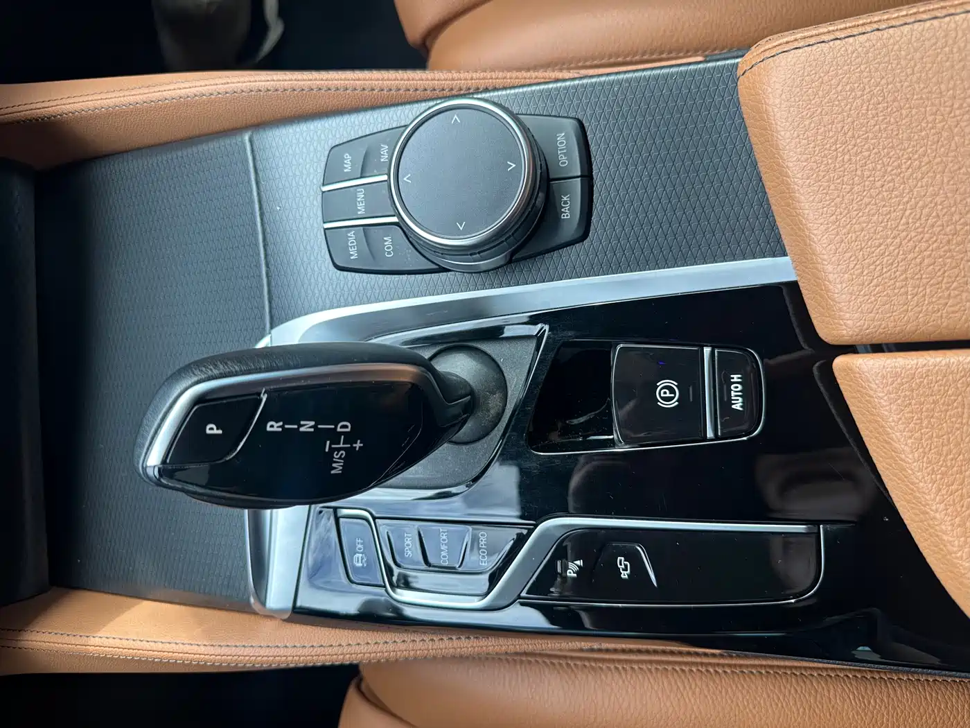 Photo 5 - BMW 5 Series (Import)