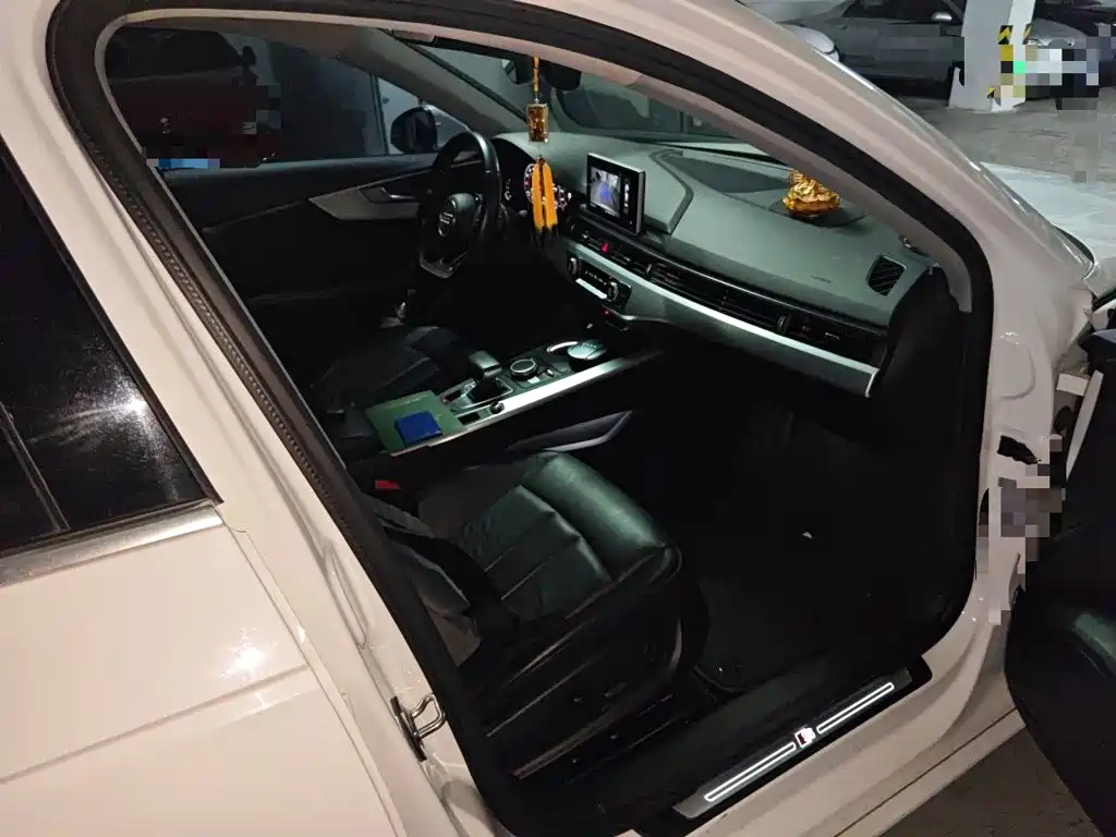 Photo 20 - Audi A4L