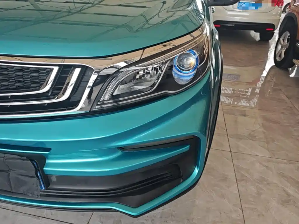 Фото 24 - Geely Vision X3