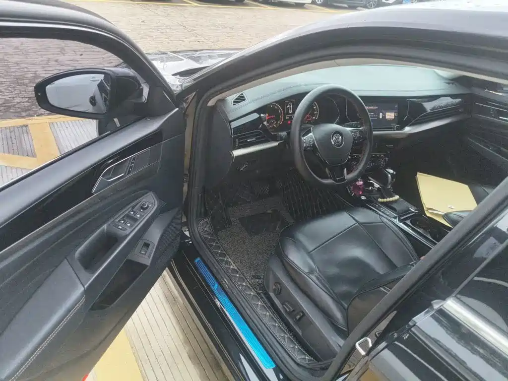Photo 14 - Volkswagen Passat