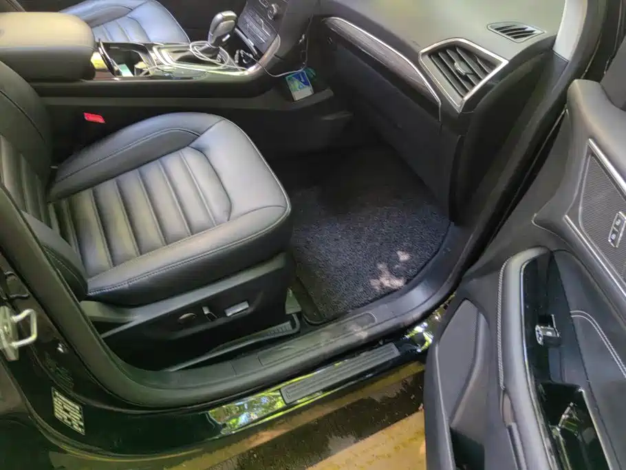 Фото 8 - Ford Edge