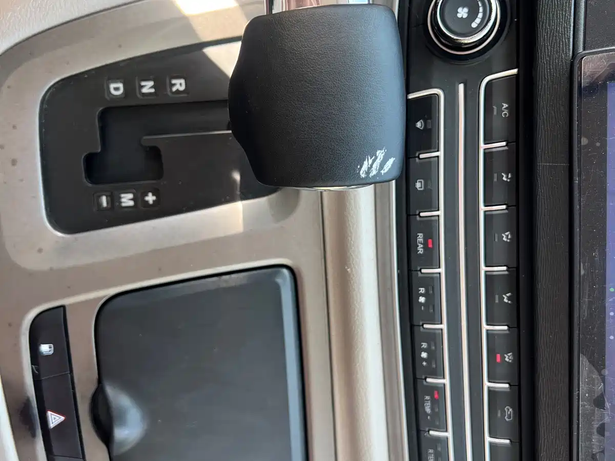 SAIC Maxus Maxus G10 2016 2.0T Automatic Elite фото 15