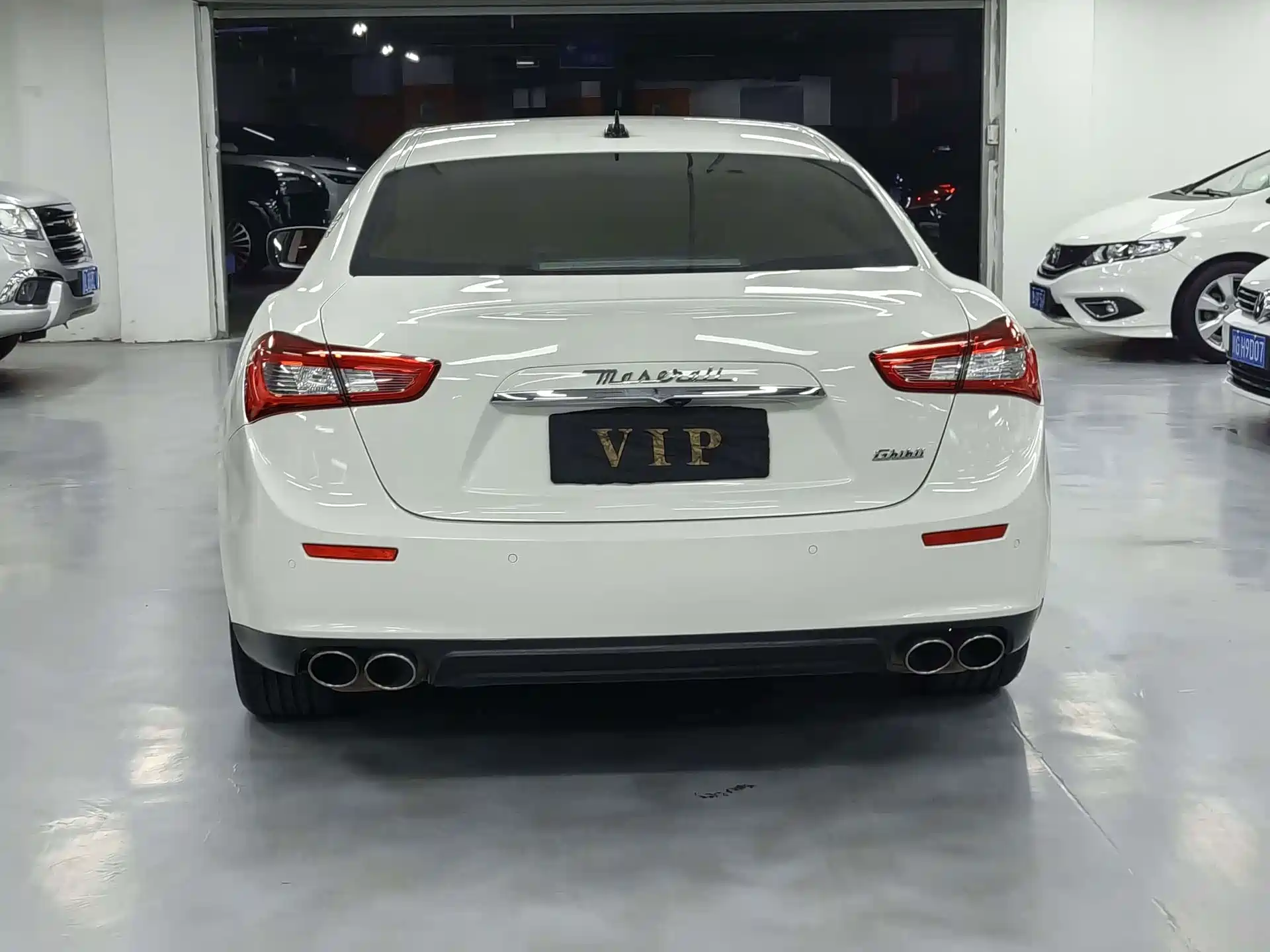 Photo 16 - Maserati Ghibli