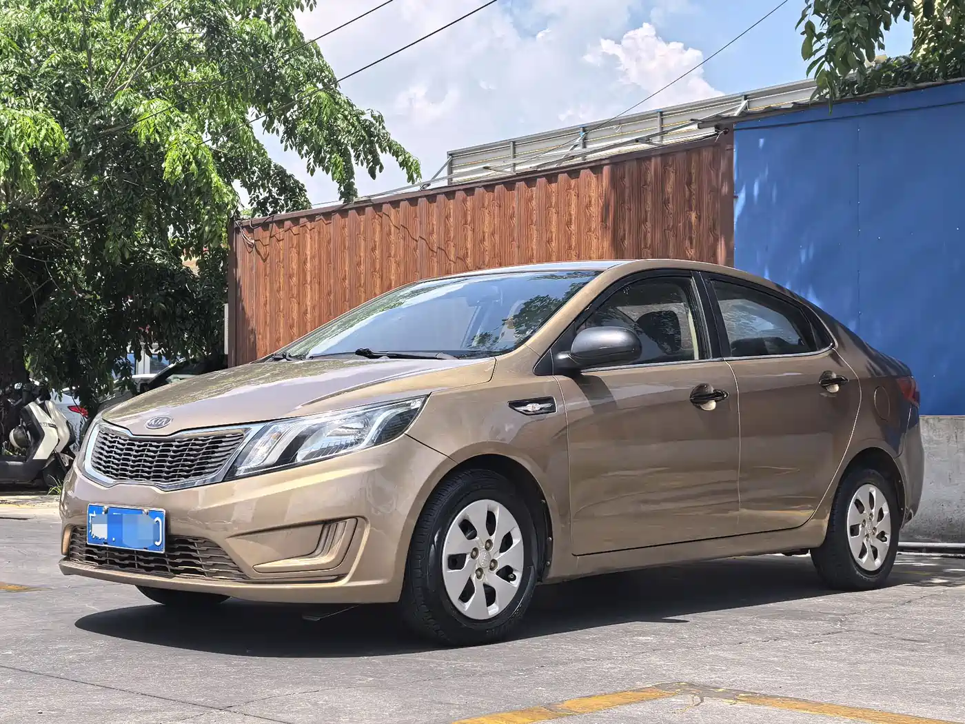 Kia K2 2011 Sedan 1.4L AT GLS