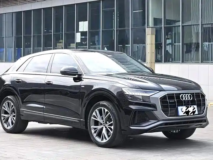 Audi Q8 2022 55 TFSI Luxury Dynamic фото 3