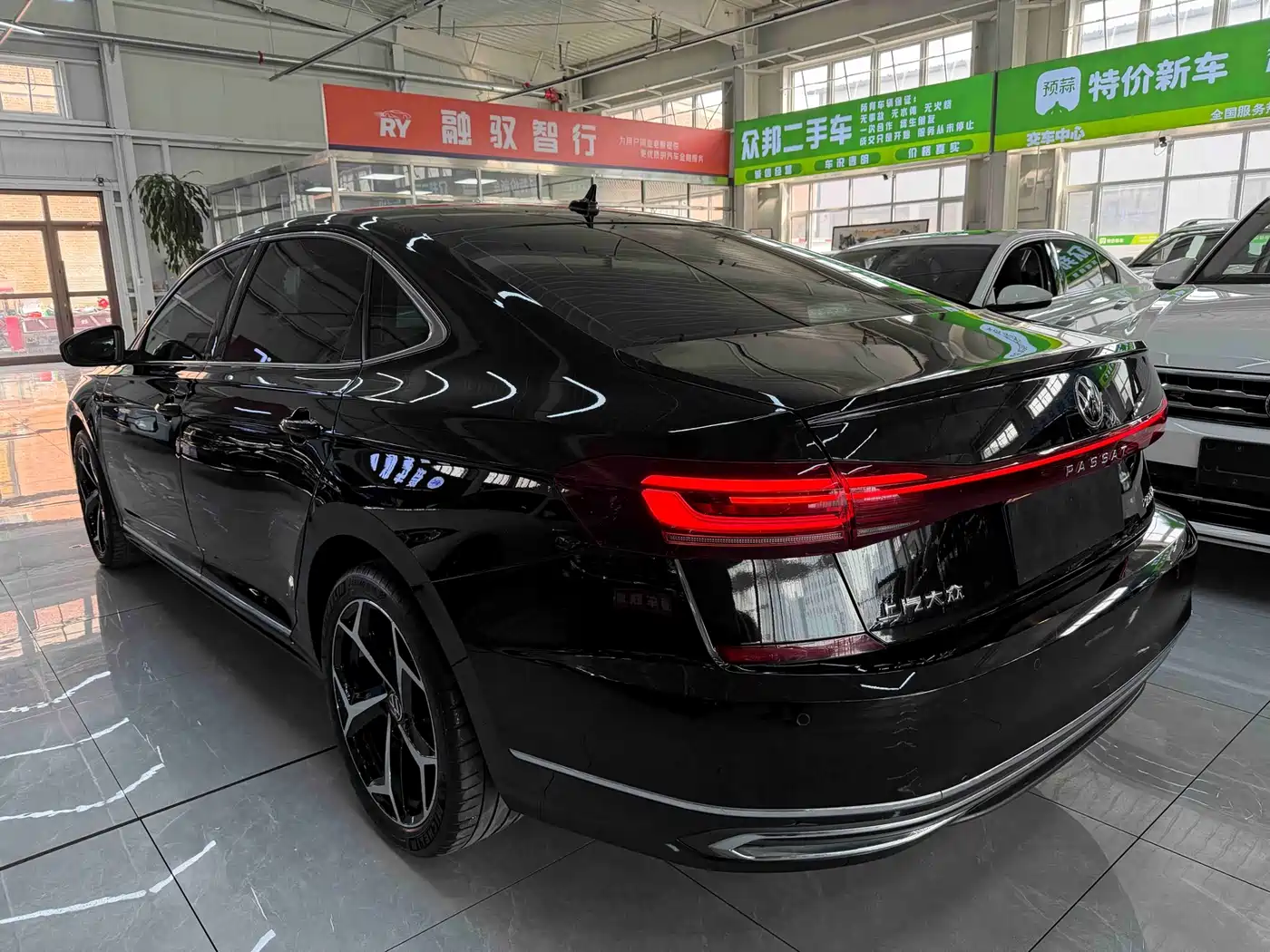 Volkswagen Passat 2022 280TSI Elite Edition фото 6