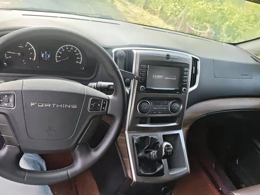 Dongfeng Fengxing Lingzhi PLUS 2022 2021 Wagon 2.0L Manual Luxury 7-Seater