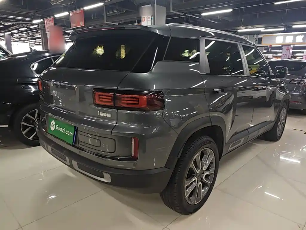 Фото 7 - Geely ICON
