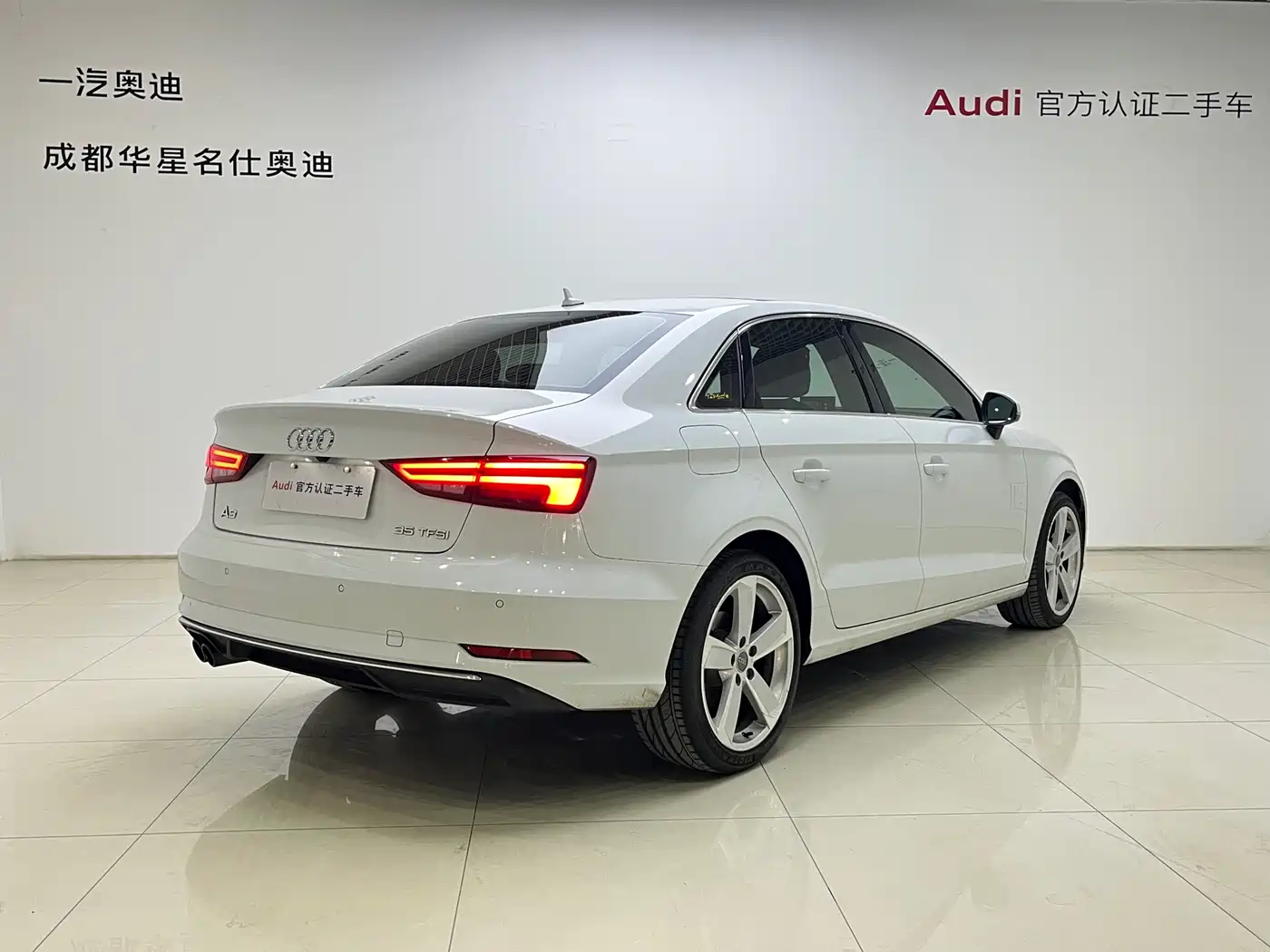 Audi A3 2018 30th Anniversary Limousine 35 TFSI Style фото 4