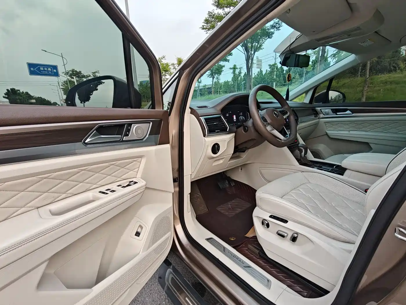 Volkswagen Viloran 2020 380TSI Premium фото 16