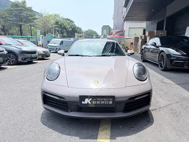 PORSCHE 911 2024