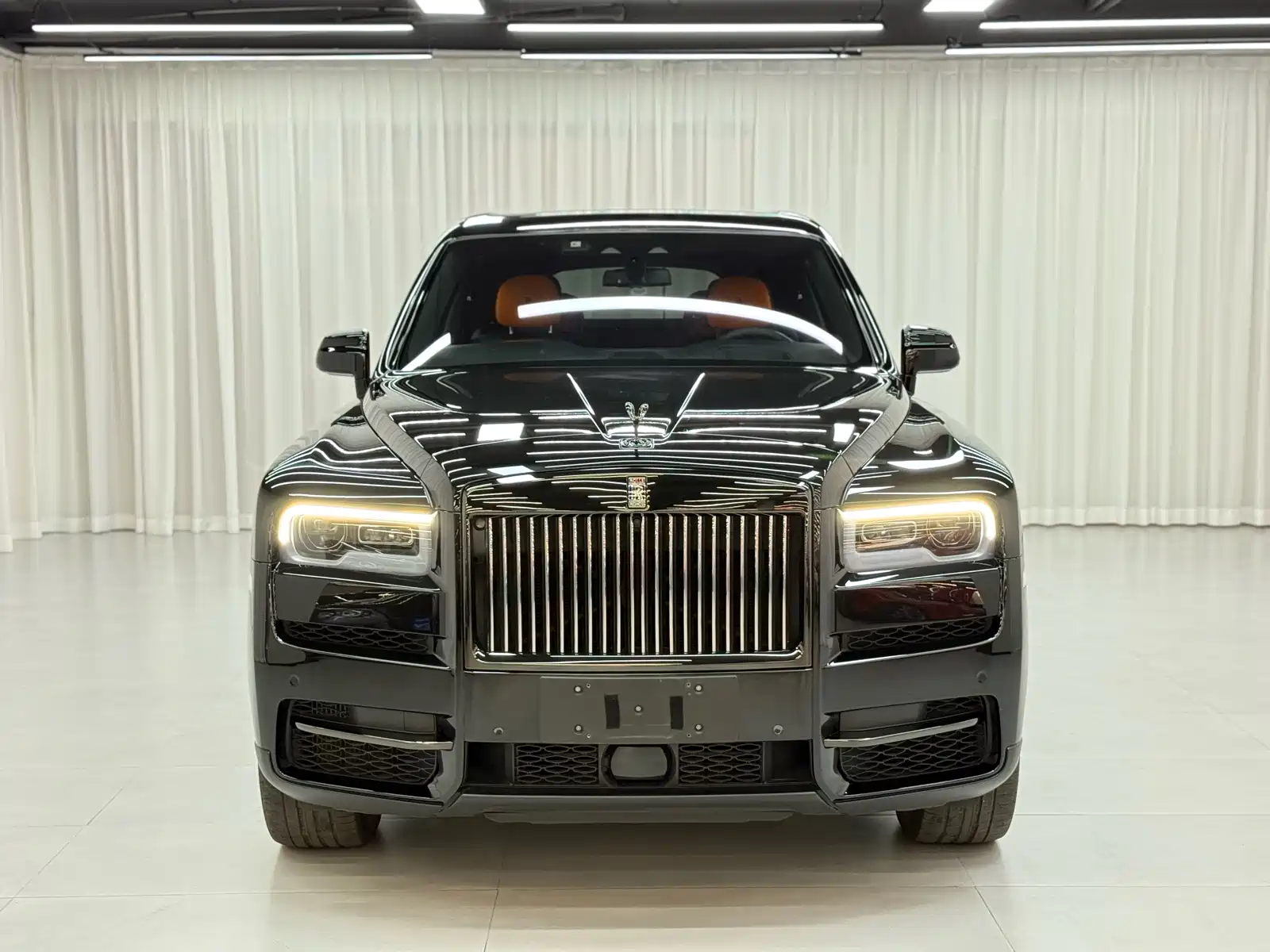 Фото 2 - Rolls-Royce Cullinan