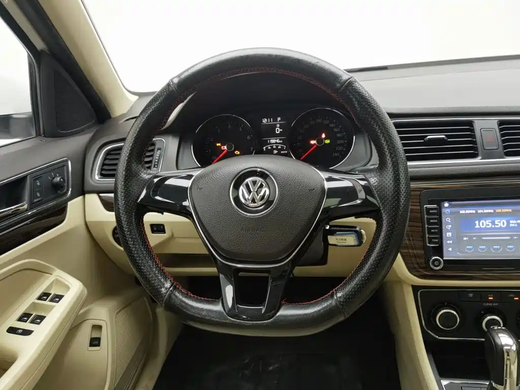 صورة 11 - Volkswagen Lavida