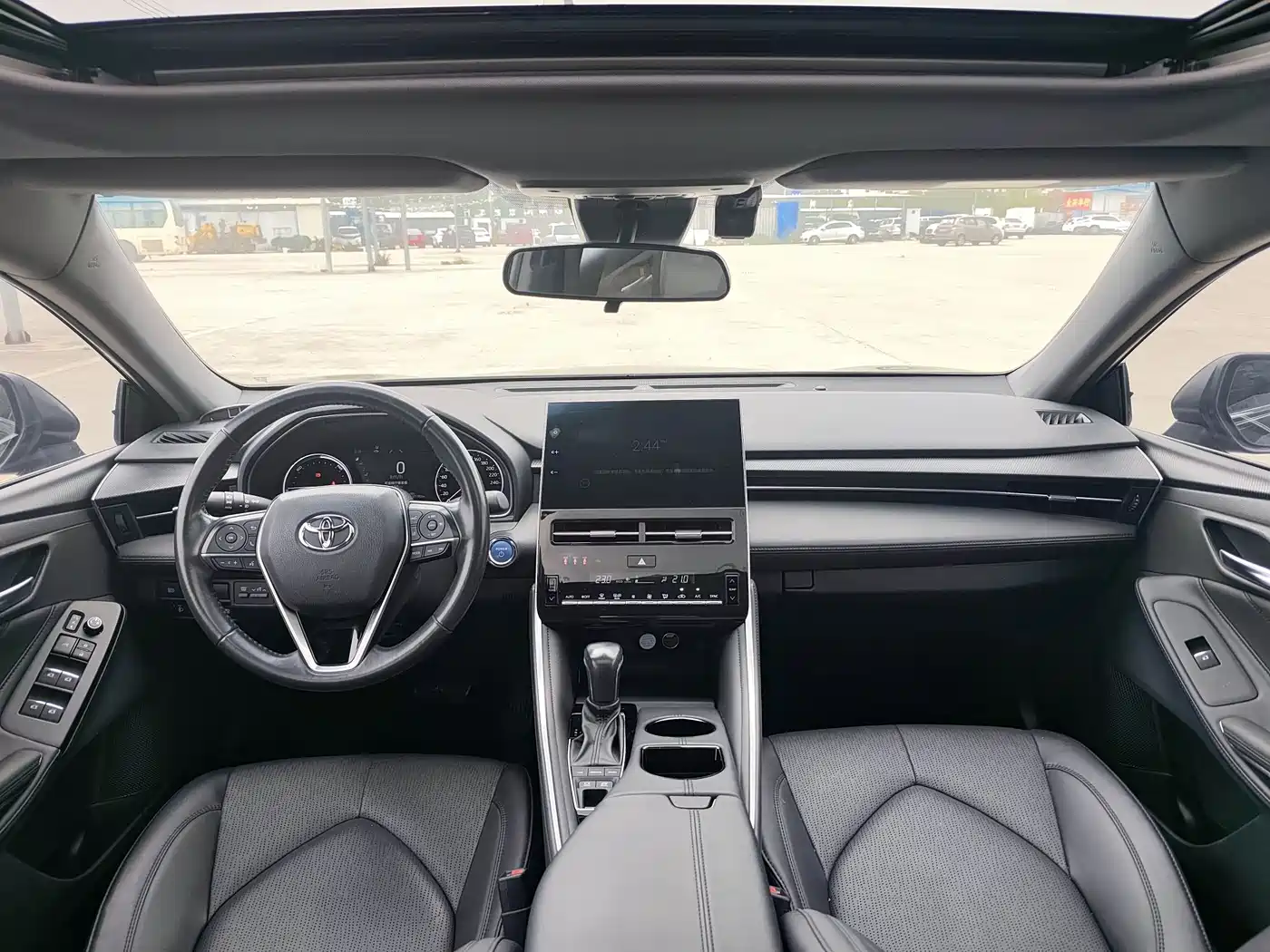 Toyota Avalon 2022 Hybrid 2.5L Luxury Edition фото 21