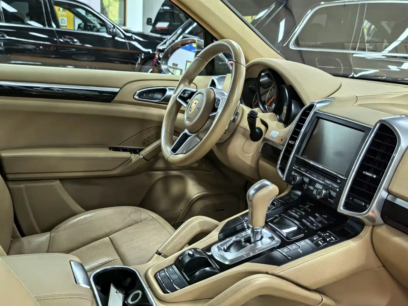 Porsche Cayenne фото 3