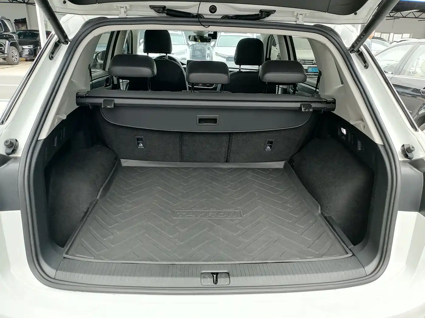 Volkswagen Tayron 2023 330TSI 2WD Luxury Plus Advanced Edition фото 8